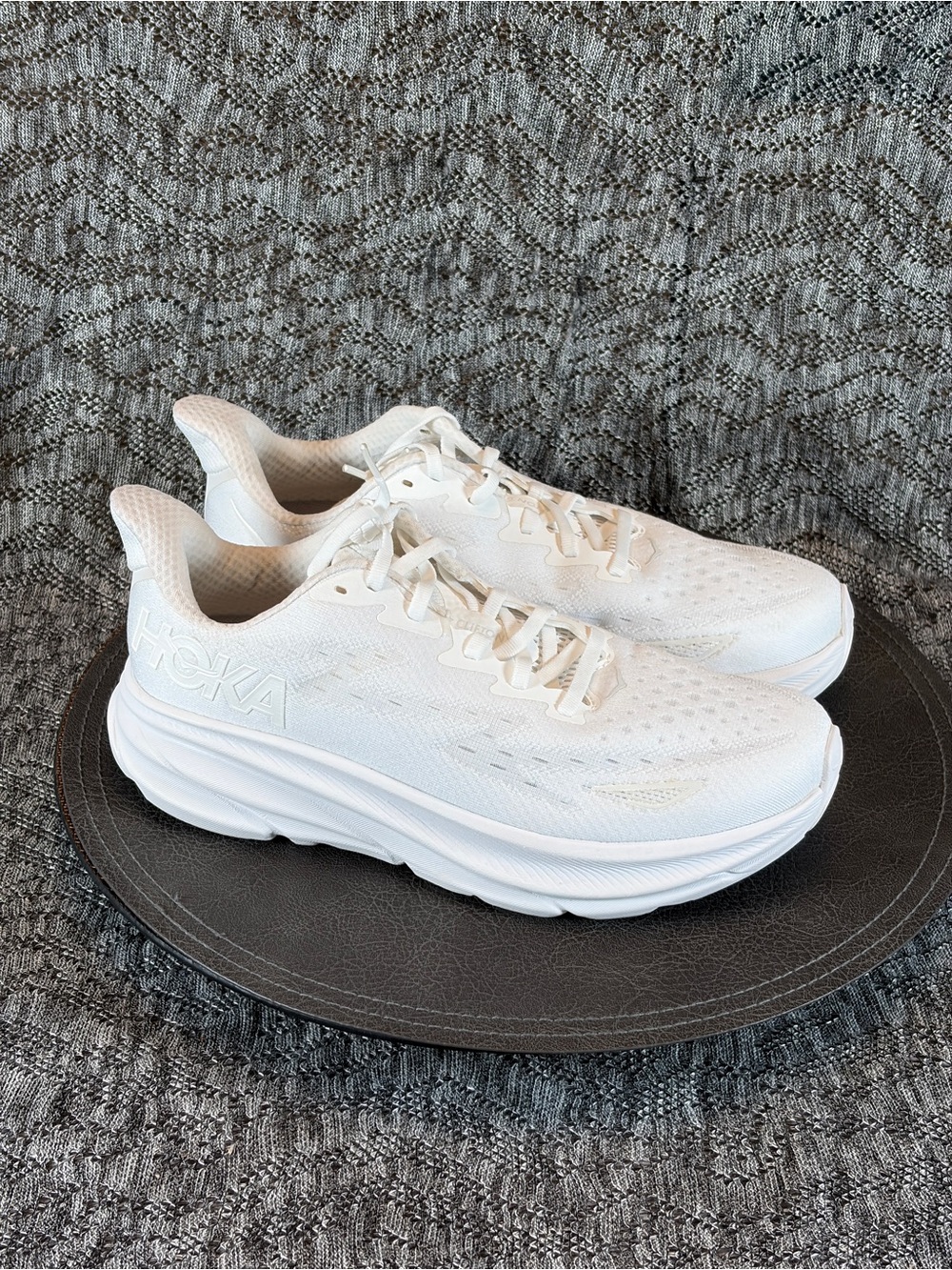 Hoka Clifton 9 Running Shoes Women's 9 D Wide - White
